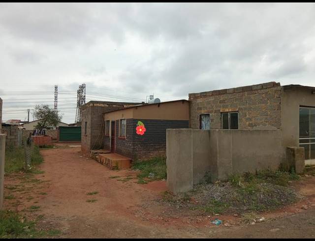 5 BEDROOM HOUSE FOR SALE IN ESSELEN PARK